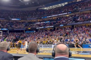 刺激！技术台视角看爱荷华三分绝杀佛罗里达，将1号种子淘汰回家